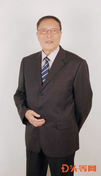 墨韻傳情 胡振漢書畫藝術風格解析及其對文化藝術培訓的啟示